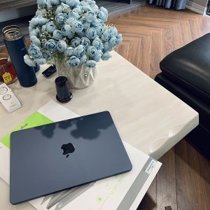 Dịch Vụ Dán MacBook Tận Nơi Tại Hà Nội – Nhanh Chóng, Chuyên Nghiệp, Giá Tốt