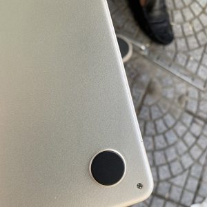 Dịch Vụ Dán MacBook Tận Nơi Tại Hà Nội – Nhanh Chóng, Chuyên Nghiệp, Giá Tốt