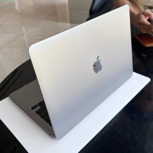 Dịch Vụ Dán MacBook Tận Nơi Tại Hà Nội – Nhanh Chóng, Chuyên Nghiệp, Giá Tốt