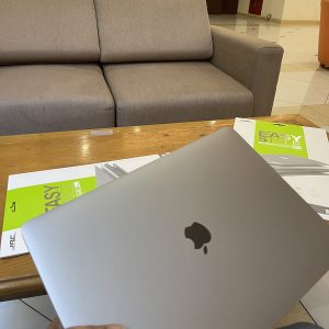 Dịch Vụ Dán MacBook Tận Nơi Tại Hà Nội – Nhanh Chóng, Chuyên Nghiệp, Giá Tốt