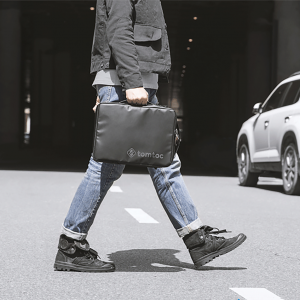 Túi Đeo Dọc Tomtoc H14 Urban Shoulder Bags Cho Macbook, Laptop